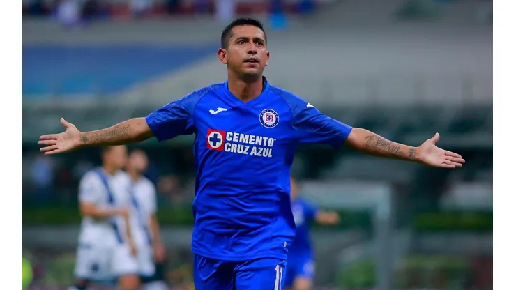 Aseguran que Elías Hernández será la primera baja de Cruz Azul el 2020