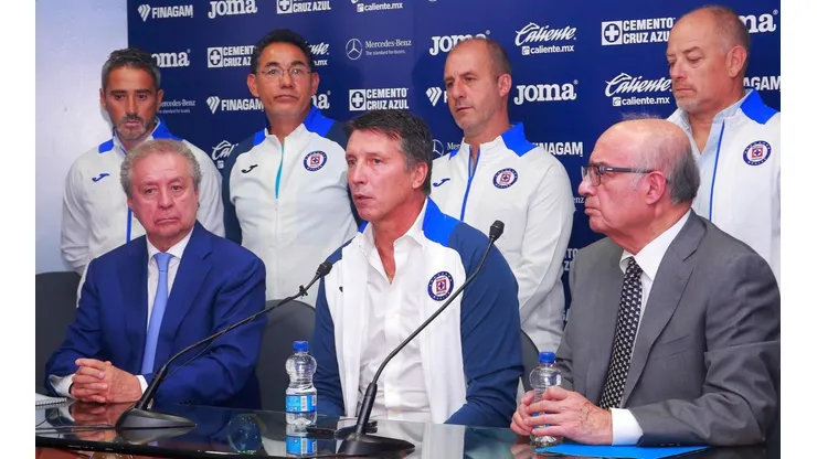 La directiva de Cruz Azul va de problema en problema.
