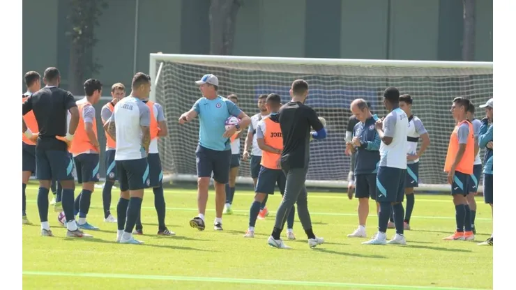 Cruz Azul sigue con los ejercicios específicos en plena fecha FIFA