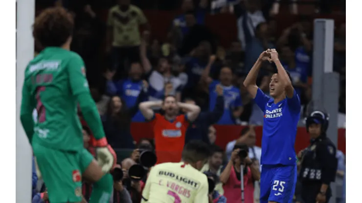 VIDEO: Gol de Roberto Alvarado y Cruz Azul remonta el Clásico Joven