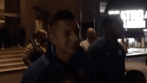 Jugadores comparten con aficionados previo al Clásico Joven.