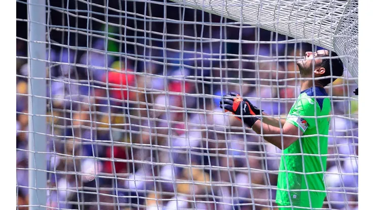 Jesús Corona falta a la práctica con Cruz Azul por segundo día seguido