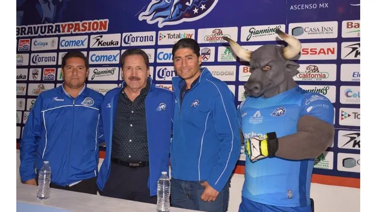"El campeonato de 1997 de Cruz Azul se le debe a Carlos Hurtado": Gustavo Vargas