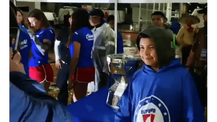 Los pocos fans en el Azteca ignoran la Leagues Cup por la fuerte lluvia