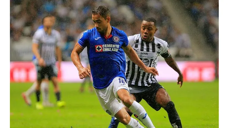 Cruz Azul enfrentando a Monterrey en el Clausura 2019.