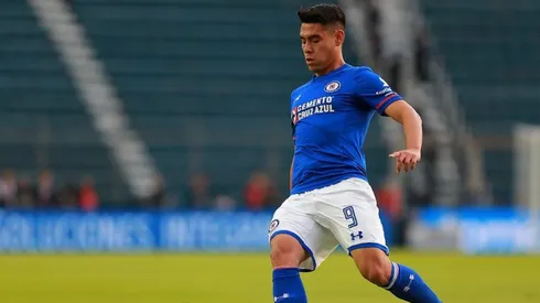Felipe Mora en su paso por Cruz Azul.