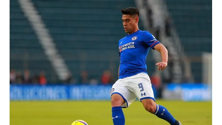 Felipe Mora en su paso por Cruz Azul.