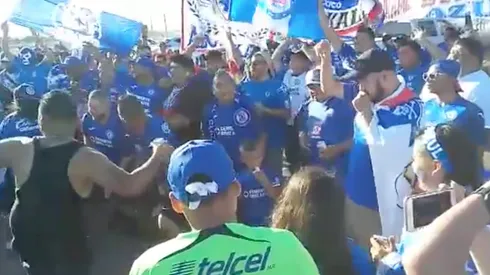 Video: Afición de Cruz Azul repleta los alrededores del Sam Boyd Stadium
