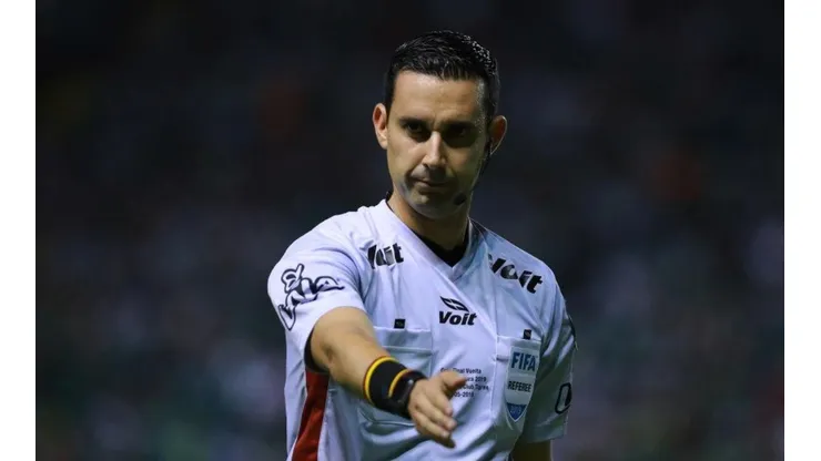 César Ramos será el árbitro para Pumas vs Cruz Azul.