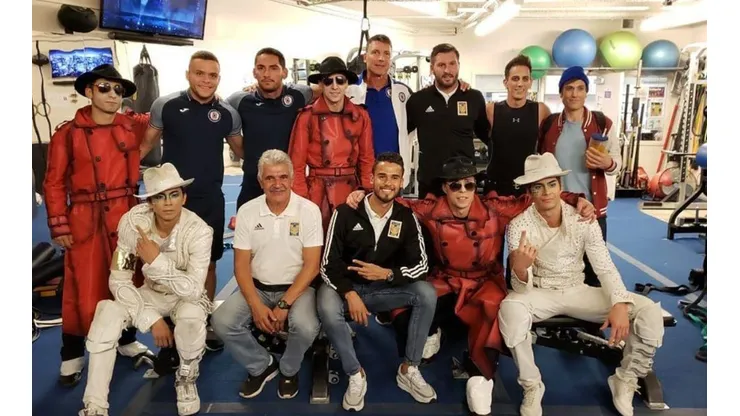 Plantel de Cruz Azul y Tigres visitan el Cirque du Soleil en Las Vegas
