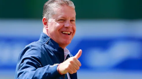 Aficionados recolectan firmas para que vuelva Ricardo Pelaez