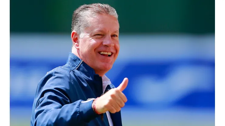 Aficionados recolectan firmas para que vuelva Ricardo Pelaez