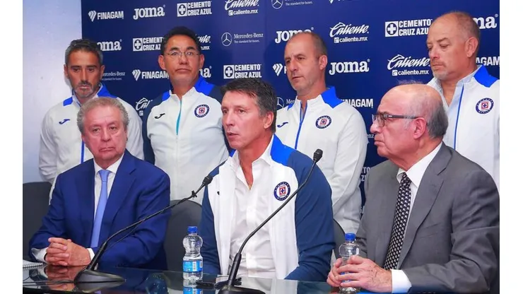 Robert Siboldi en su presentación como DT.