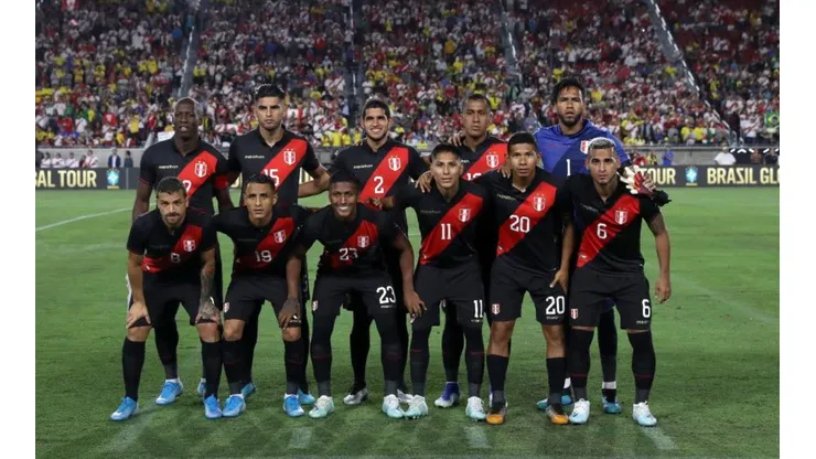 Formación titular de Perú ante Brasil.