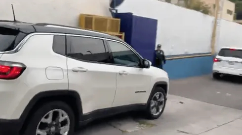 Llega el plantel de Cruz Azul a La Noria para la despedida de Ricardo Peláez