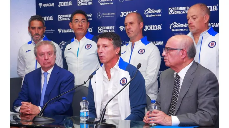 "Quien diga que estoy ilegal en Cruz Azul, que lo demuestre": Víctor Garcés