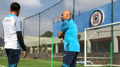 'Conejo' Pérez y Siboldi dirigen su primera práctica en Cruz Azul