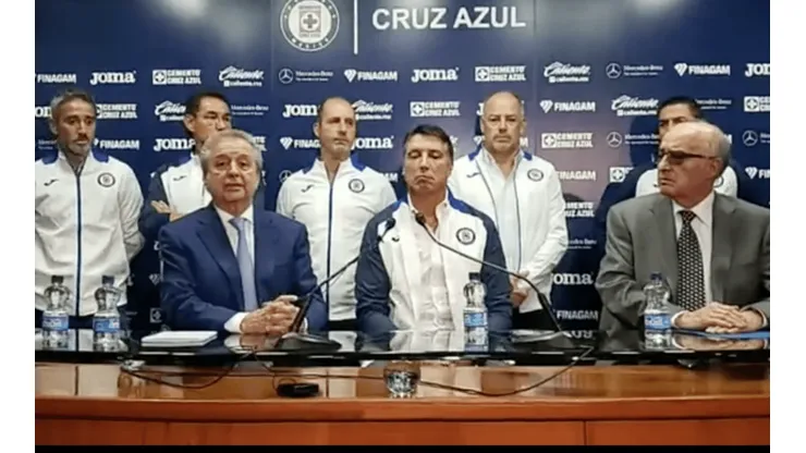 Vergonzoso: Billy Álvarez no llega a la presentación de Siboldi