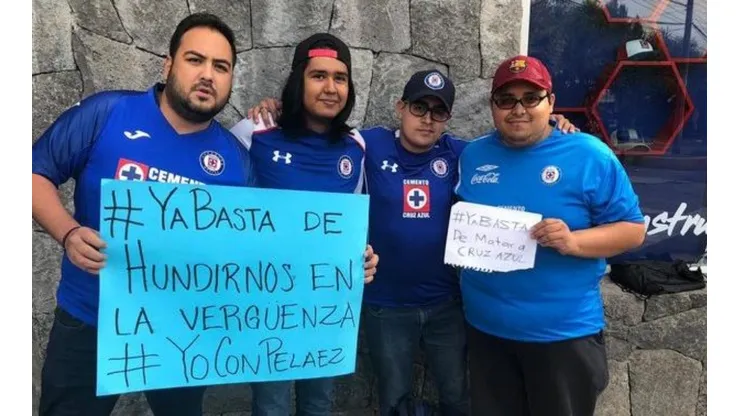 Las protestas de la afición por las polémicas de Peláez y Siboldi