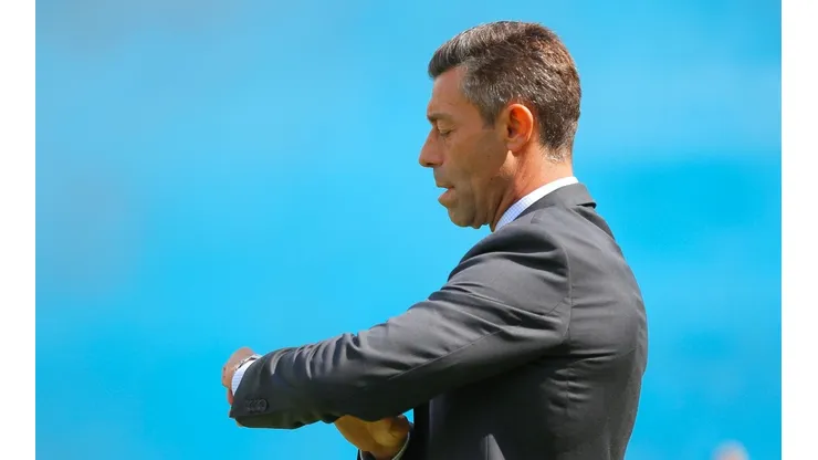 Pedro Caixinha es sancionado con alta multa económica por la FMF