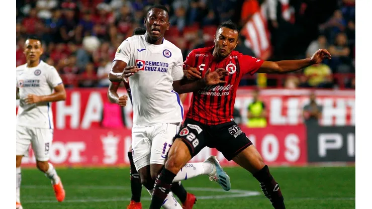 Bryan Angulo prefiere entrenar con Cruz Azul y es baja en Ecuador