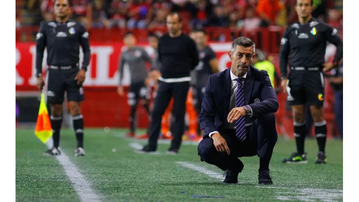 Redes sociales hierven y exigen la salida de Pedro Caixinha de Cruz Azul