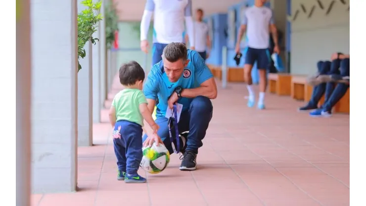 El invitado de honor de la práctica de hoy: Valentino, hijo de Yotún