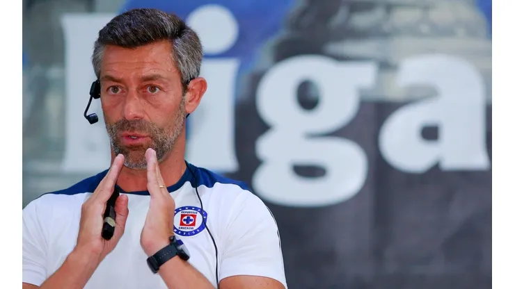 La encrucijada que vive la directiva de Cruz Azul por Pedro Caixinha