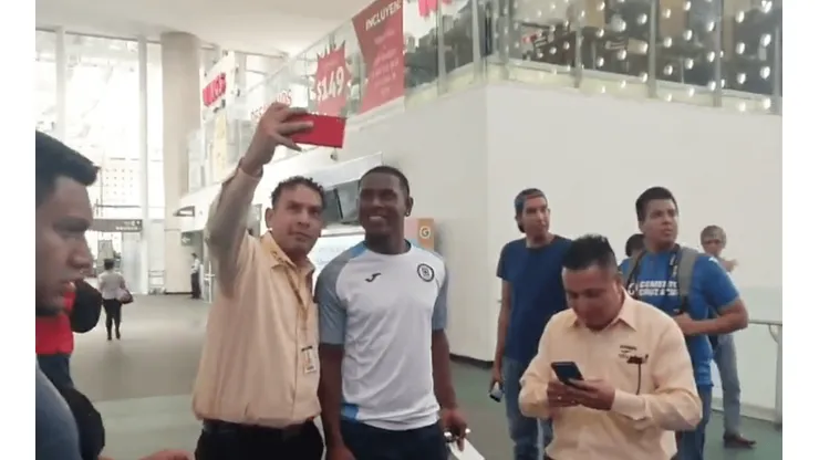 Excelente: Bryan Angulo ya hace el viaje a Tijuana con Cruz Azul