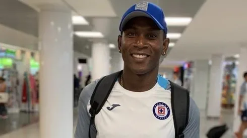 Bryan Angulo delega a la tribuna a Martín Cauteruccio en Cruz Azul