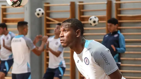 En su lugar está el lesionado Jonathan Rodríguez