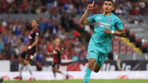 VIDEO: Gol de Orbelín Pineda que le da la ventaja a Cruz Azul sobre Atlas