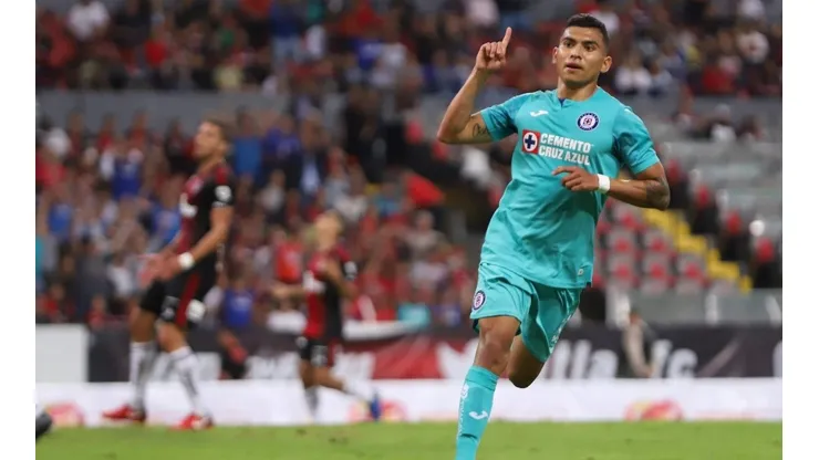 VIDEO: Gol de Orbelín Pineda que le da la ventaja a Cruz Azul sobre Atlas