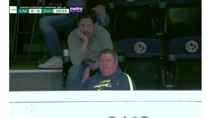 Espiando al rival: Miguel Herrera está en el Azteca viendo Cruz Azul vs Juárez