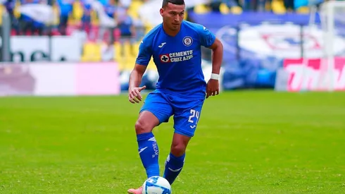 Escobar controla el balón frente a Juárez.