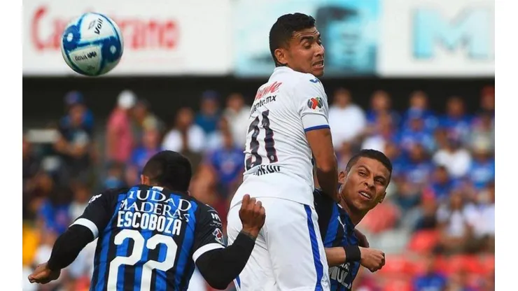 Cruz Azul se hunde en la tabla tras goleada de los Gallos de Querétaro