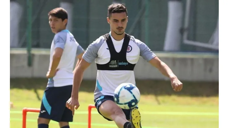 Eustáquio toca balón pero sigue sin fecha de regreso a las canchas