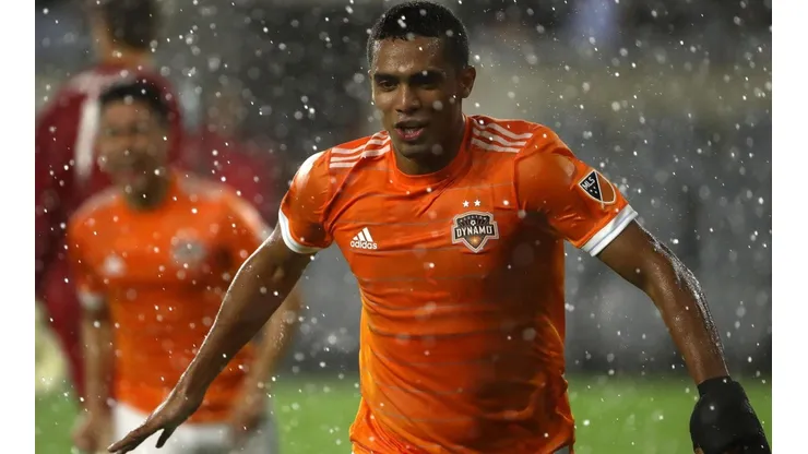 Manotas entrena en Houston Dynamo y su DT asegura que no viene
