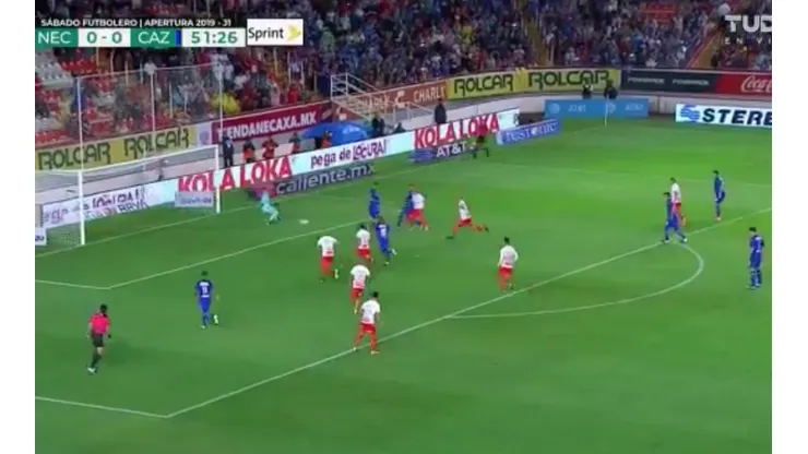 VIDEO: Le anulan gol a Cruz Azul por falta de Édgar Méndez en el penal de Milton Caraglio