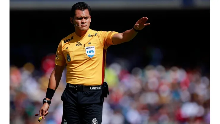 ¿Perjudicó a Cruz Azul? Reclamos contra el arbitraje de Jorge Pérez Durán