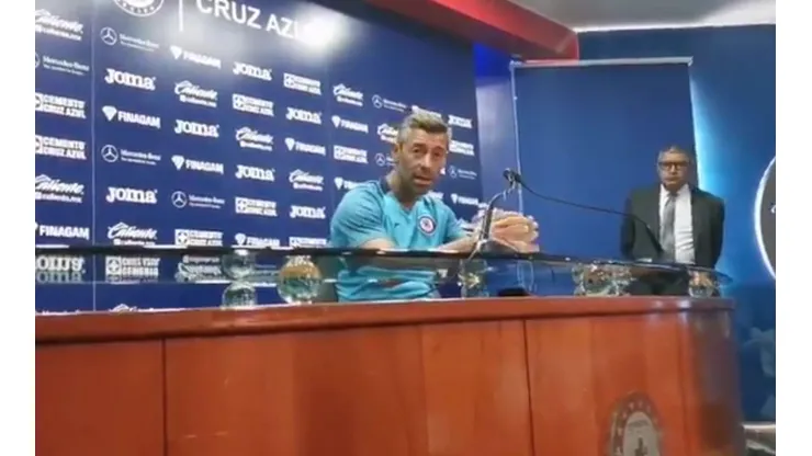 ¿Qué sucede? Según Pedro Caixinha el plantel de Cruz Azul está completo