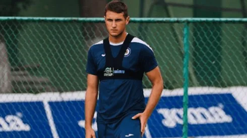 Santiago Giménez es parte de la delegación que viaja a Estados Unidos.