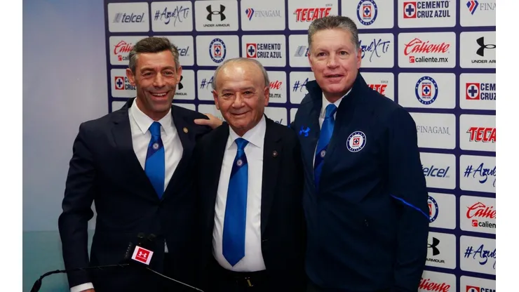 Directiva de Cruz Azul confirma su pleno respaldo a Caixinha
