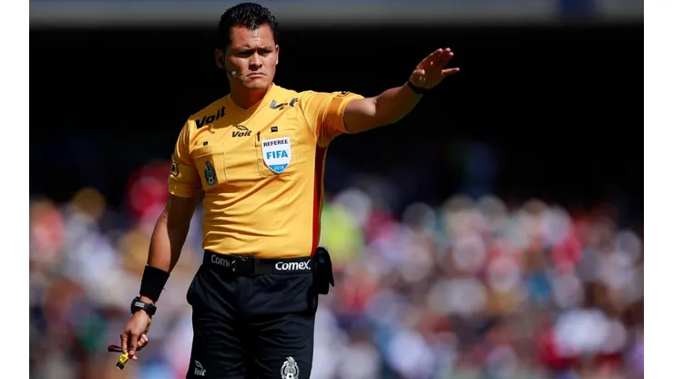 Jorge Pérez Durán será el árbitro de Necaxa vs Cruz Azul en la jornada 1