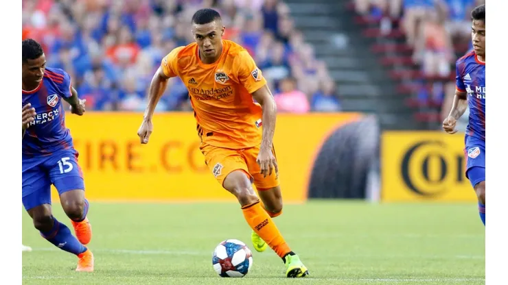 Houston Dynamo confirma el interés de Cruz Azul por Mauro Manotas