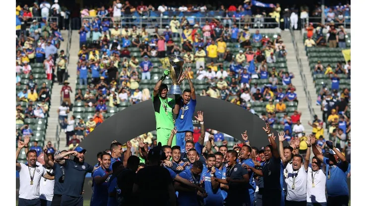 ¡CRUZ AZUL SUPERCAMPEÓN! Goleó a Necaxa y se quedó con la Supercopa MX