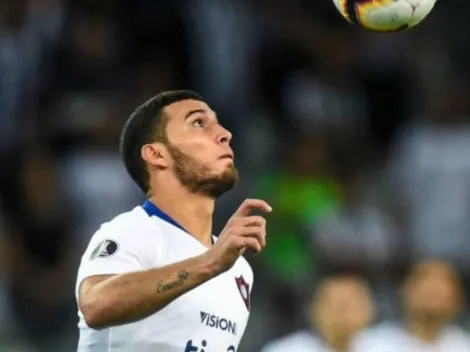 El plantel de Cruz Azul le dio la bienvenida a Juan Escobar con tradicional fila