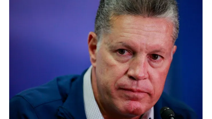 Ricardo Peláez negó que haya algo oficial con Lucas Cavallini.