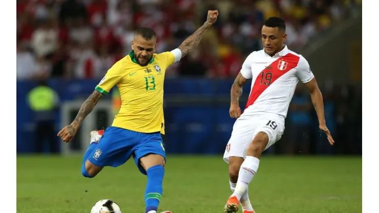 Yoshimar Yotún en el Brasil vs Perú.