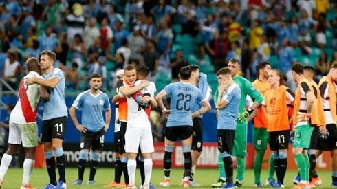 Yoshimar Yotún y Jonathan Rodríguez en la Copa América.